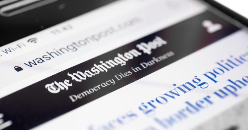 bezos a ordonat cotidianului the washington post sa se alinieze la viziunea lui trump directorul editorial a demisionat 67c00f140c996