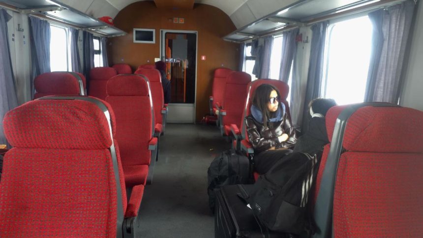 bilete scumpe servicii proaste calatori tinuti in frig in trenul ir 1587 care circula spre constanta 67b4919e2e9ac