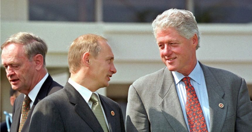 bill clinton putin a sacrificat vietile marinarilor din submarinul kursk pentru a proteja secretele nucleare ale rusiei 67bd533579409