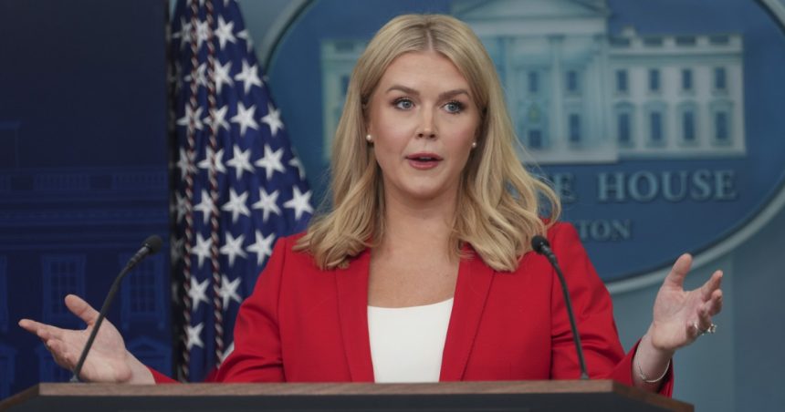 casa alba preia controlul asupra accesului presei la trump presedintele sua a numit jurnalistii dusmani ai poporului 67bec10dbbaa0