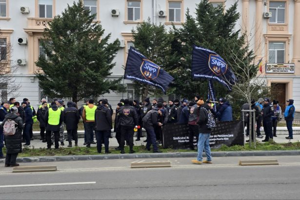 catalin predoiu promite remedierea platii orelor lucrate de politisti in weekenduri si sarbatori legale 67b6297ec13fc