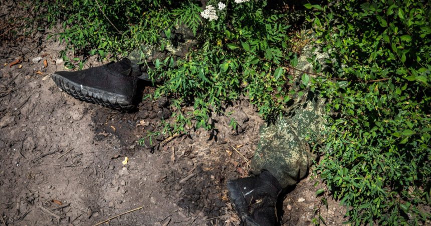 cati soldati rusi au murit in ucraina de la inceputul razboiului bbc si mediazona au reusit sa identifice numarul 67bde3b0396d5