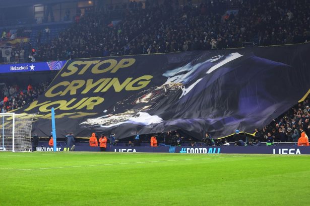 ce a facut rodri cand a vazut banner ul anti vinicius din manchester city real madrid 67abc26ee6938