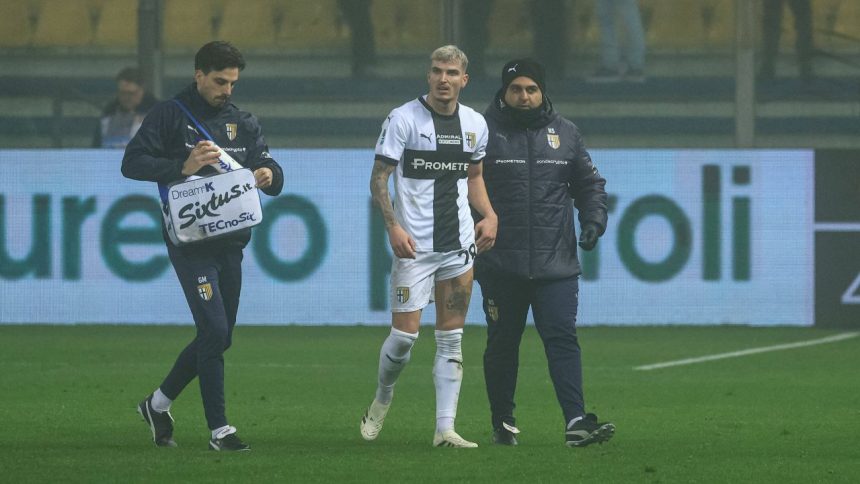 Ce au scris italienii despre Valentin Mihăilă după accidentarea sa în meciul Parma – Lecce: ”Cu siguranță!” 1 ce au scris italienii despre valentin mihaila dupa ce romanul s a rupt in parma lecce cu siguranta 679dc7a51e9ed