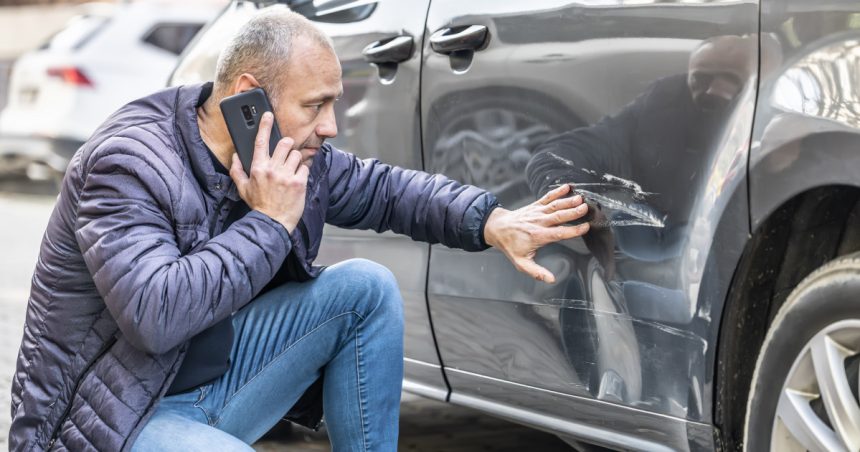 Ce trebuie să faci dacă ți-ai găsit mașina lovită în parcare și autorul este necunoscut. Când trebuie raportată avaria la Poliție. 1 ce faci daca ti ai gasit masina lovita in parcare si autorul este necunoscut cand trebuie raportata avaria la politie 679dc0c12c3e2