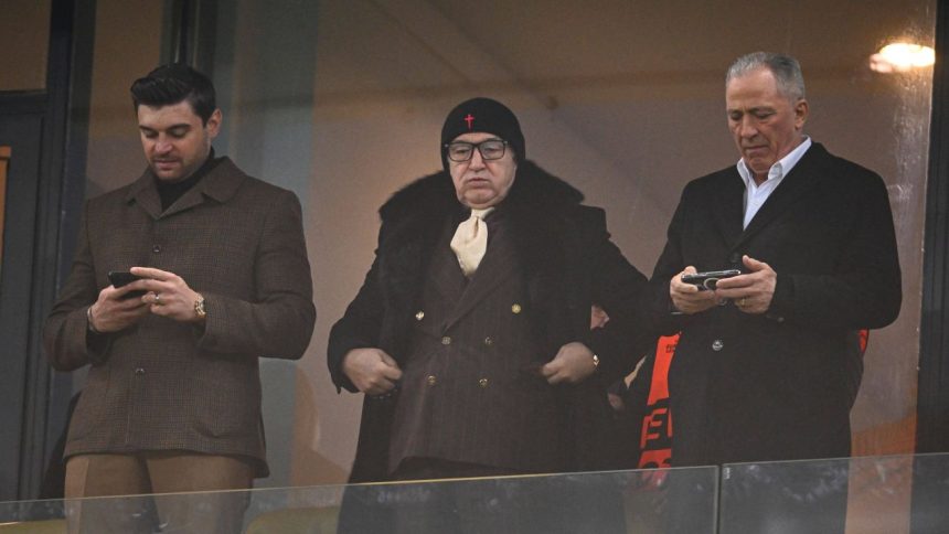 ce solutii are fcsb in dubla cu olympique lyon in absenta lui daniel birligea tactica la care poate apela gigi becali 67babe09cd34d