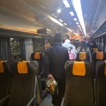 cersetorii cauta in gunoaiele unui tren intercity sosit de la constanta stationat in gara de nord bucuresti 67bcc48b4f2cd