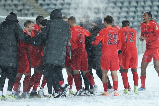 cine joaca pe iarba joaca si pe zapada fcsb laudata dupa victoria in conditii grele in fata buzaului 67b309d81fdf1
