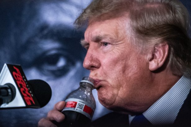 coca cola anunta ca ar putea produce si mai multe ambalaje din plastic dupa ce trump a impus cresterea tarifelor la aluminiu 67adaa1b431c1