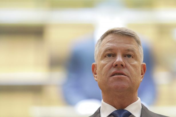 conducerea parlamentului a respins solicitarea pot aur si sos de a l suspenda pe presedintele klaus iohannis 679e8d1f8b988