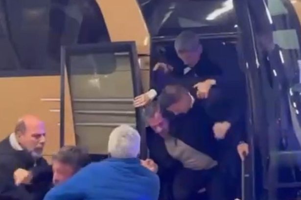 continua problemele pentru razvan lucescu poate fi pus sub acuzare povestea este fabricata 67aa11fc3bd4a