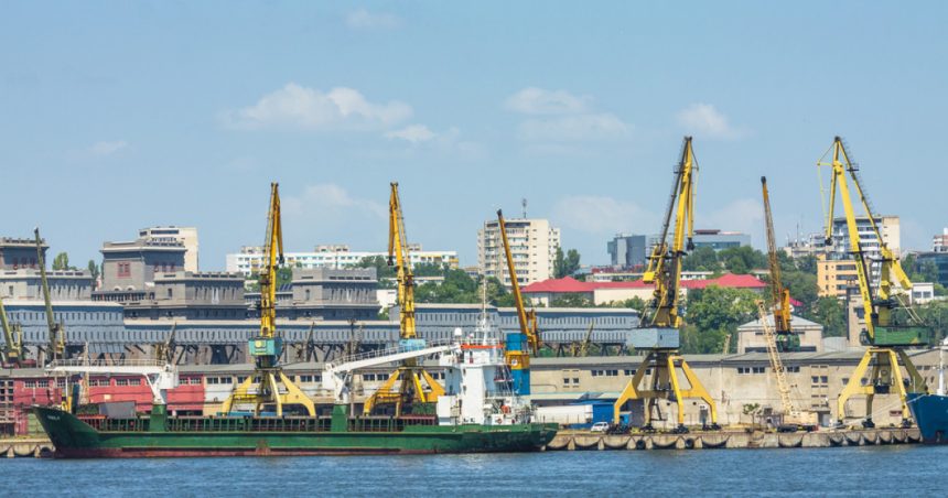 Corupție în Portul Constanța: 20 de persoane reținute, iar cererea de arestare pentru șapte inculpați a fost respinsă de instanță. 1 coruptie in portul constanta 20 de persoane au fost retinute cererea de arestare pentru sapte inculpati respinsa de instanta 67bde01391600
