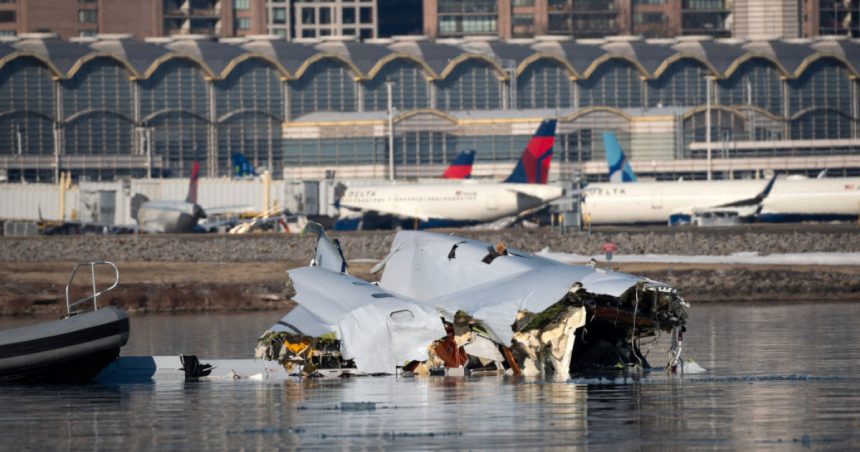 date din ancheta accidentului de la washington avionul a incercat sa se ridice cu cateva secunde inaintea ciocnirii cu elicopterul 679f2412c05f3