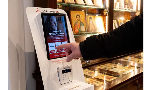 digitalizare in biserica ortodoxa credinciosii pot da bani prin card sau telefon 67b32416a0c84