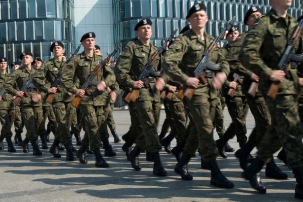 doi din trei polonezi se opun ca soldatii tarii sa sprijine ucraina in razboi declaratiile premierului tusk 67b86514235c6
