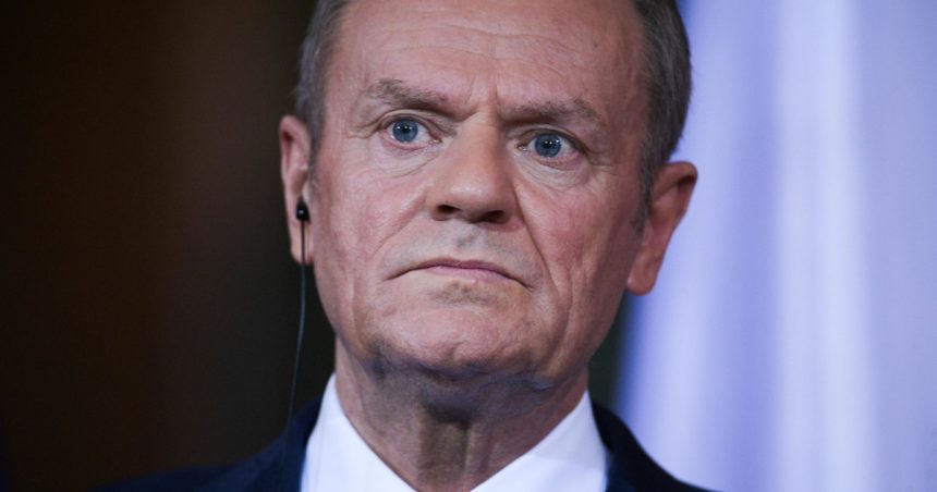 Donald Tusk îi răspunde lui Trump după ce liderul de la Casa Albă a declarat că „UE a fost creată pentru a fraieri SUA”: Dimpotrivă 1 donald tusk ii raspunde lui trump dupa ce liderul de la casa alba a declarat ca ue a fost creata pentru a fraieri sua dimpotriva 67c05c6664883