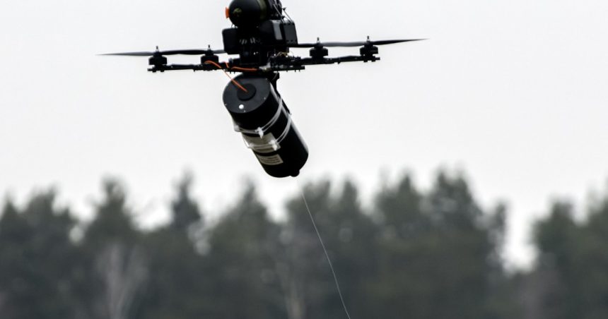 Dronele cu fibră optică și inteligență artificială, noi arme rare pe frontul din Ucraina care pot schimba desfășurarea războiului 1 dronele cu fibra optica si cu inteligenta artificiala arme noi si rare pe frontul din ucraina dar care pot schimba razboiul 67b17212eb5f3