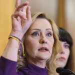 elena lasconi se asteapta ca unii parlamentari usr sa voteze motiunea de cenzura daca vrem sa nu o luam razna iar sa mai stam putin 67c0c24e17d43