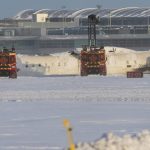 eram toti cu capul in jos atarnand pasagerii avionului rasturnat pe pista marturii despre accidentul aviatic din toronto 67b446c2c66b2