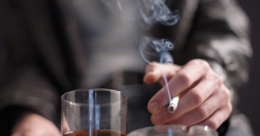 Europenii fumează și beau mult, iar unul din șase decedează înainte de 70 de ani. Avertisment emis de OMS 1 europenii fumeaza si beau mult iar unul din sase moare inainte de 70 de ani semnal de alarma tras de oms 67bdc04ab68e6