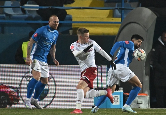 farul invinsa de rapid dupa o serie de gafe in aparare si ratari uriase 67bdaf7a2b756
