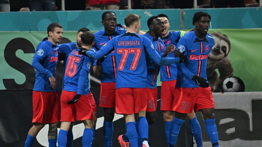 fostul comandant al csa steaua a reactionat dupa ce a fost surprins in tribune la fcsb united 67c0b06309790