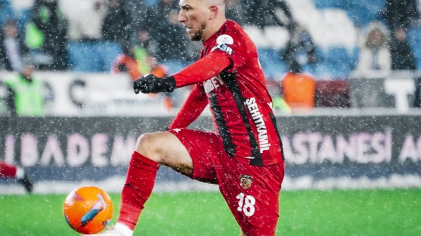 foto alex maxim pasa de gol gaziantep a fost zdrobita de fenerbahce scor 1 4 in cupa turciei 67c08284bdcdd