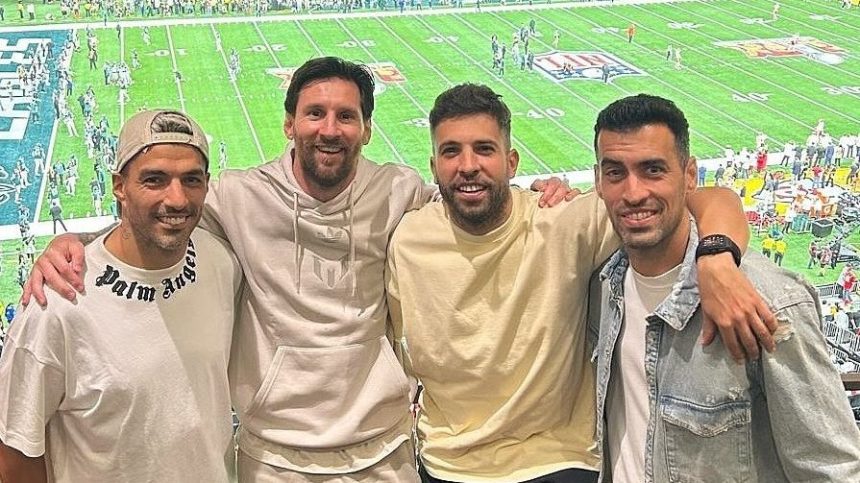 foto american dream lionel messi a mers la super bowl alaturi de suarez alba si busquets 67a9cbeaf21e0