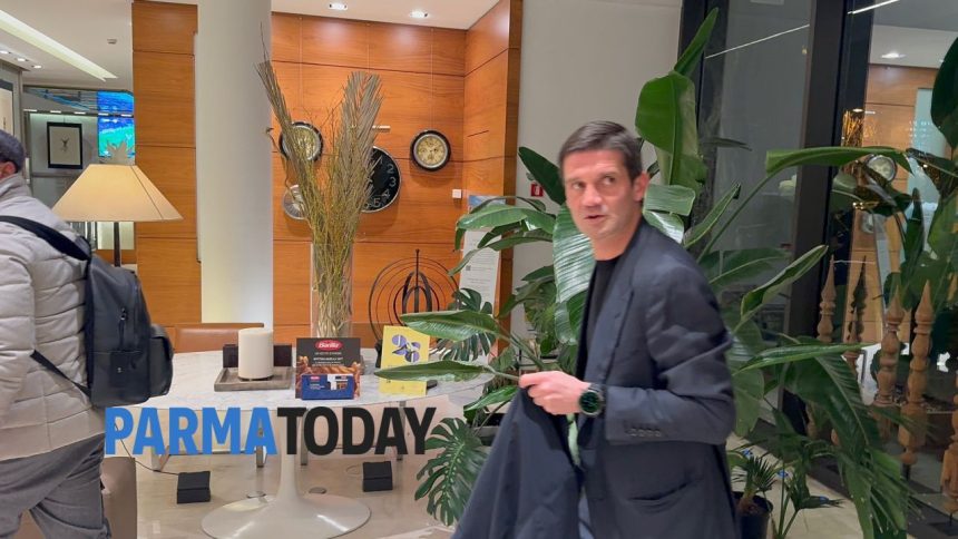 Au apărut primele imagini cu Cristi Chivu la Parma! Cum a fost surprins antrenorul. 1 foto au aparut primele imagini cu cristi chivu la parma cum a fost surprins antrenorul 67b3b273da0bf