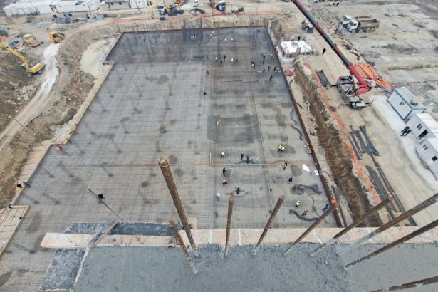 foto continua lucrarile la complexul imobiliar energia residence 3 astazi a inceput turnarea fundatiilor pentru blocurile 4 si 5 67af564342bbb