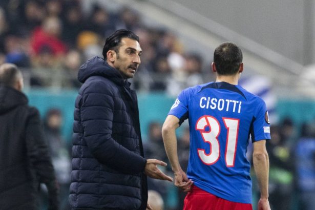 foto fotografia postata de contul oficial europa league dupa golul marcat de juri cisotti impotriva lui paok cel mai bun italian din lume 67b783eebd893