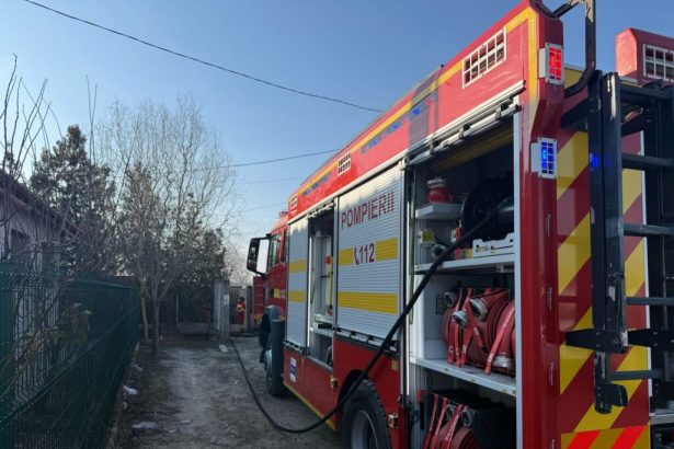 foto incendiu la o locuinta in judetul tulcea mai multe echipaje de pompieri au intervenit la fata locului 67adfa36d65cf