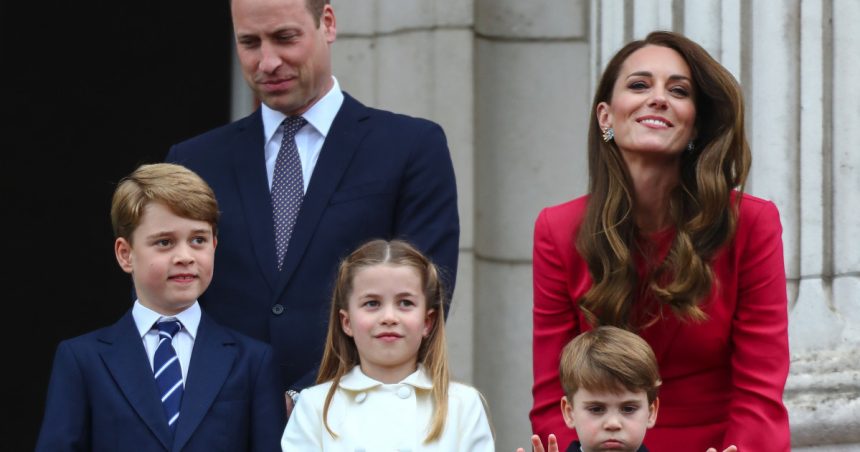 Prințesa Kate și copiii ei și-au desenat portrete unul celuilalt și le-au postat online 1 foto printesa kate si copiii ei si au desenat portrete unul celuilalt si le au postat online 67b41527c2363