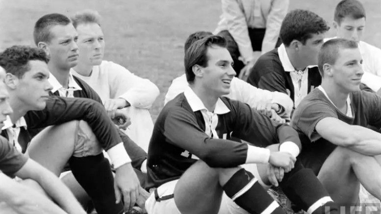 A murit prințul-fotbalist Aga Khan IV, liderul spiritual musulman cu o avere de 13 miliarde de dolari, concurent la Jocurile Olimpice. 1 foto si video a murit printul fotbalist aga khan iv liderul spiritual musulman cu o avere de 13 miliarde de dolari concurent la jocurile olimpice 67a326227058f