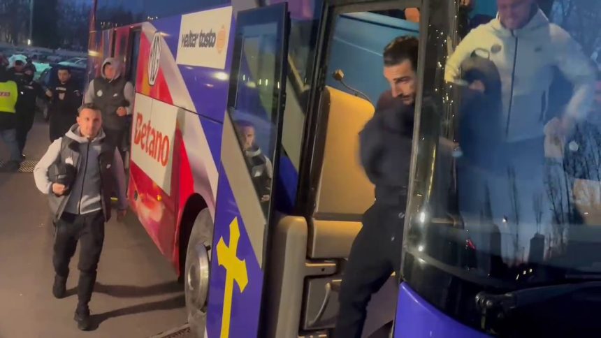 foto si video imagini inainte de fcsb dinamo campioana romaniei a ajuns la stadion 67bb55345e70d