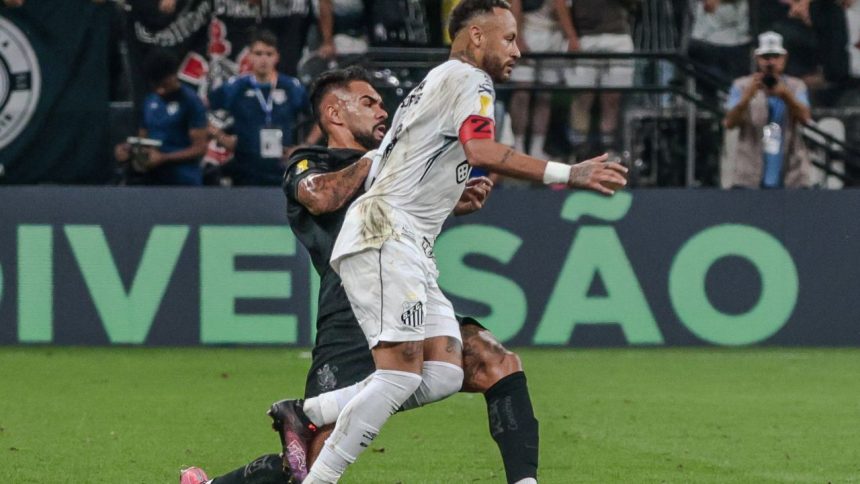 foto si video neymar meci bun la santos zambete cu arbitra si conflict cu fanii in derby ul cu corinthians cifrele starului brazilian 67ada7a72c685