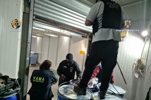 foto video mega dosar diicot la tribunalul constanta cocaina in butoaie cu pulpa de fructe doi barbati trimisi in judecata 67aee5abcd914