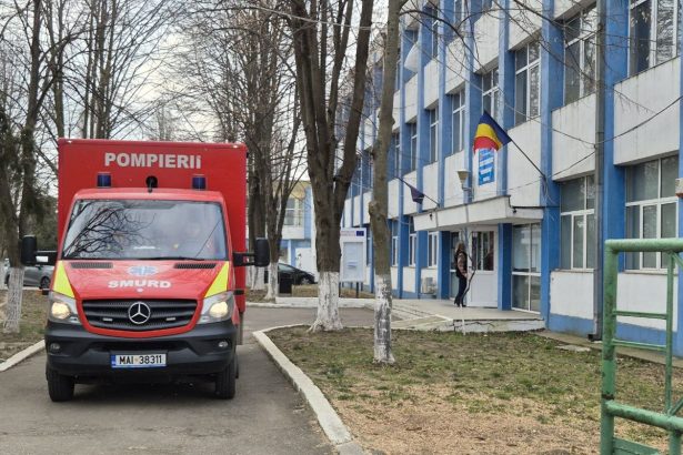 foto video update liceul cfr din constanta sub alerta plan rosu 21 de persoane duse la spitalul judetean 67ab09d17f475