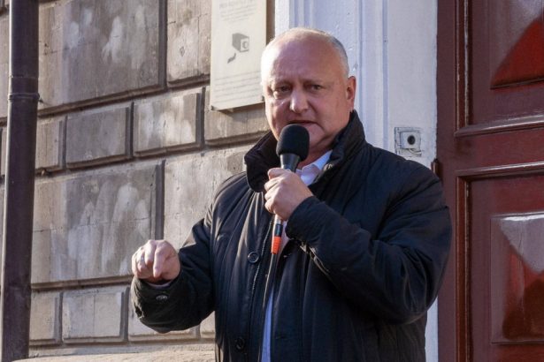 fratele lui igor dodon a fost retinut pe aeroportul din chisinau reactia fostului presedinte prorus al republicii moldova 67a3e1171b9c9