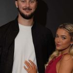 galerie foto aparitie de senzatie la super bowl pentru gimnasta ajunsa milionara in euro la 18 ani a venit insotita de partenerul ei 67a93f33cdb97