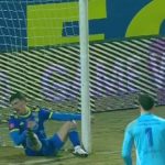 galerie foto gafa de proportii in superliga si a lobat propriul portar apoi a ajuns la spital 67c1eca11e14d