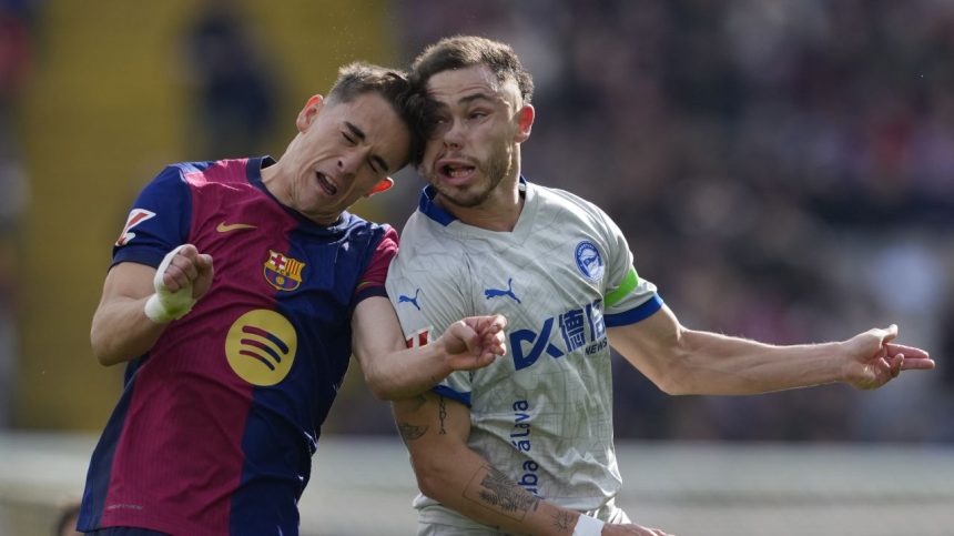 galerie foto gavi intrare kamikaze in barcelona alaves si a lasat lat adversarul 679f8d1e5c79f