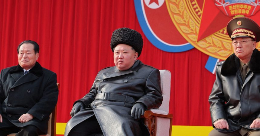 Kim Jong Un a inspectat academiile militare și a ordonat construirea unei armate puternice, pregătite pentru război. 1 galerie foto kim jong un a inspectat academiile militare si a ordonat construirea unei armate puternice gata de razboi 67becbaaab571