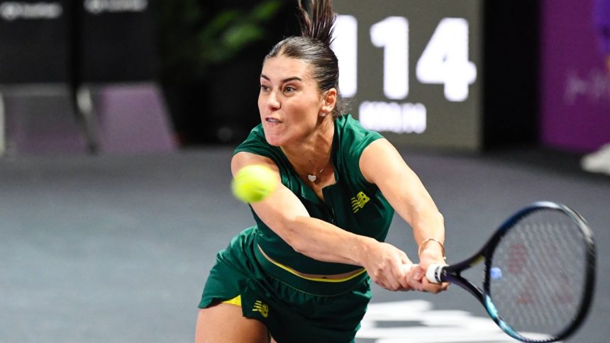 galerie foto sorana cirstea epuizata de organizatori la dubai timp minim de odihna pentru sportiva din romania intre doua tururi 67b5ddee0d55a