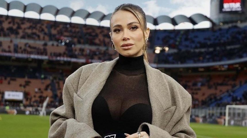 galerie foto toate privirile au fost atintite asupra ei cum a aparut diletta leotta direct pe teren la ac milan inter 67a0c616c1e2f