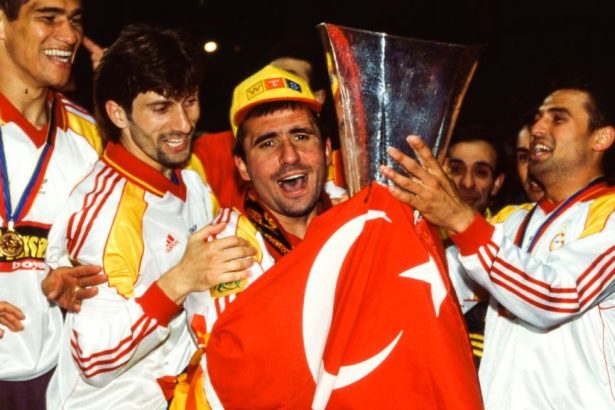 hagi 60 legendarul nostru jucator cum l au sarbatorit turcii de la galatasaray pe gica hagi 67a381857b1d0