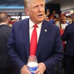 inapoi la plastic trump anunta ca va semna un ordin pentru renuntarea la paiele de baut ecologice 67a639ccaae00