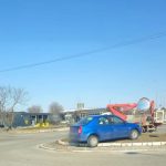 incident la intersectia aurel vlaicu strada interioara un logan s a urcat pe sensul giratoriu 67bb29363e4ad