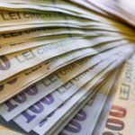 INS: Un angajat IT are un salariu mediu net de peste 2.400 de euro. Care este salariul mediu în România? 3 ins un angajat it castiga in medie peste 2 400 de euro net cat e salariul mediu in romania 67adc45998ef8
