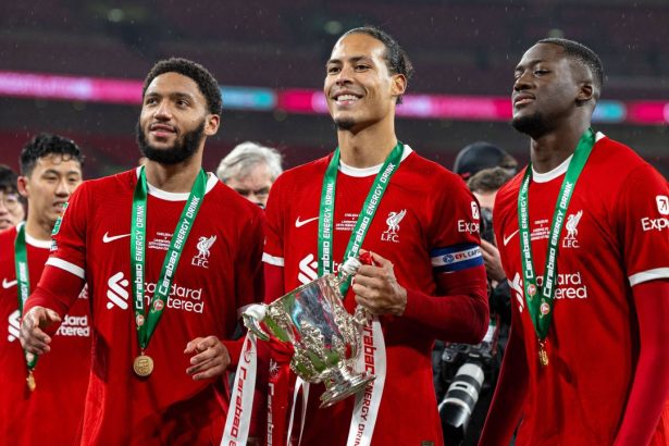 intrebat de un transfer la psg starul lui liverpool a surprins este foarte magulitor 67b1d0d270e4f